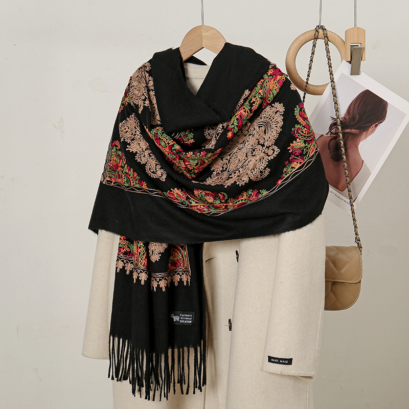 Ethnic Fashion Sale - Wyprzedaż Jesień Zima: Etniczny, kwiatowy, haftowany