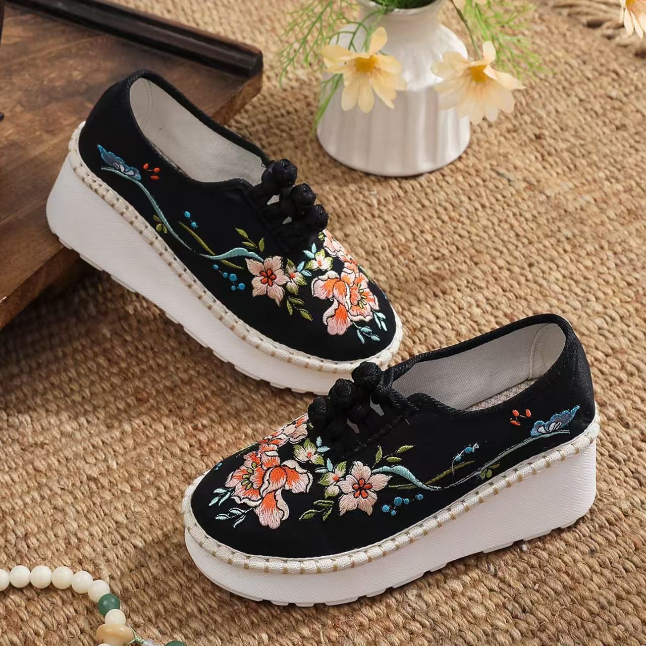 Damskie buty na koturnie w etn – Ethnic Fabric recenzja i cena