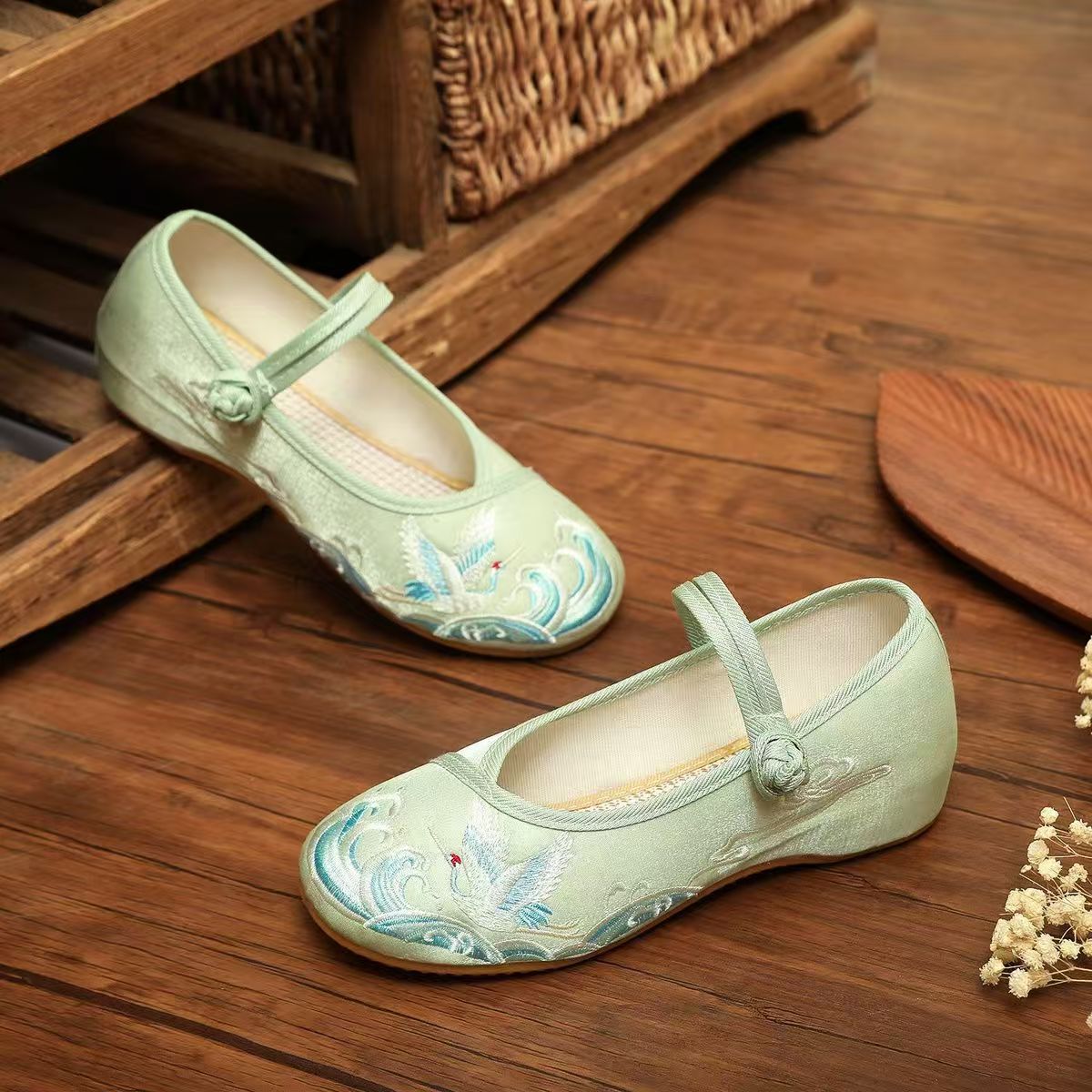 Damskie buty na płaskiej podes – Ethnic Fabric recenzja i cena