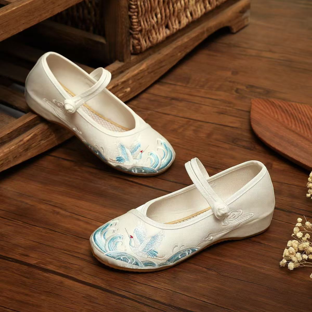 Damskie buty na płaskiej podes – Ethnic Fabric recenzja i cena