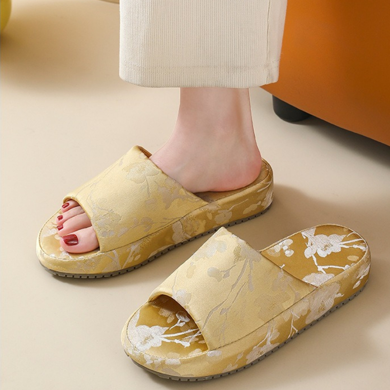 Damskie domowe kapcie na platf – Ethnic Fabric recenzja i cena